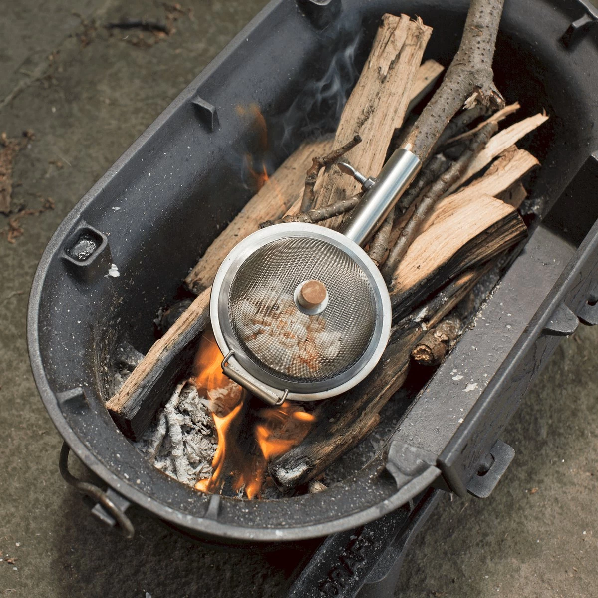 Kikkerland Huckleberry Popcorn Maker - Maak Je Eigen Popcorn - Popcornpan - Kampvuur - Buitenspeelgoed - Buitenspelen - Kamperen - Afbeelding 7